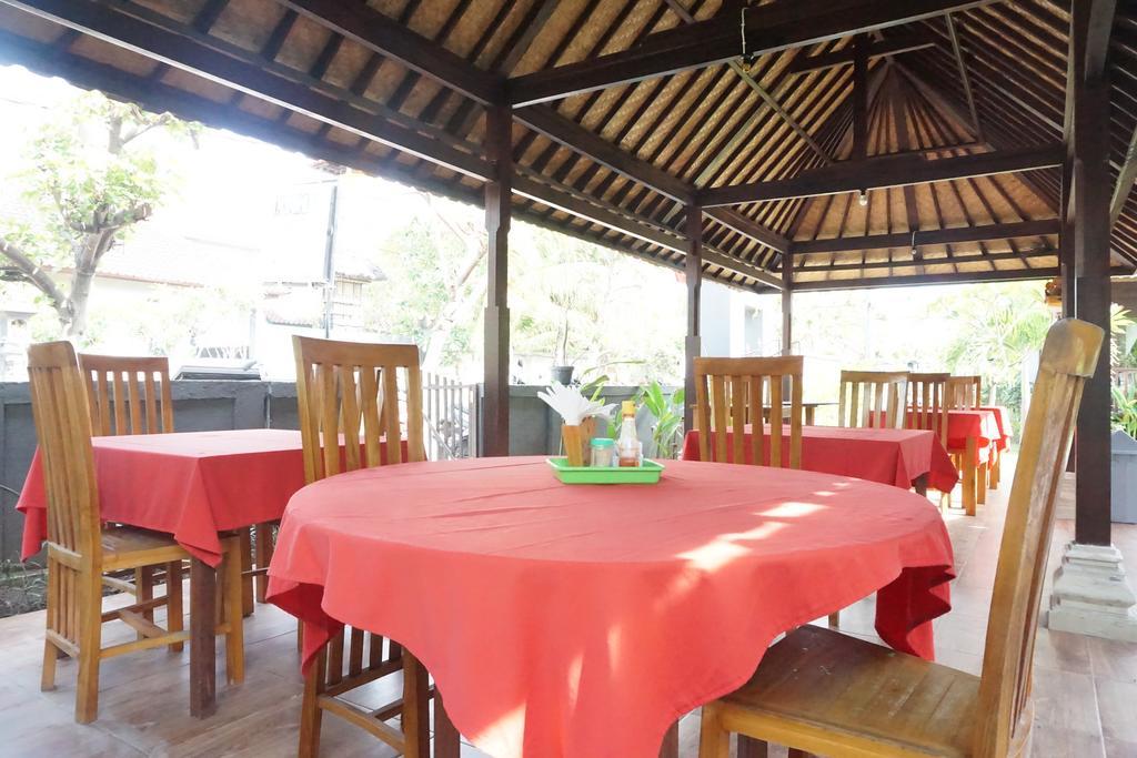 Nyoman Guesthouse And Grill Nusa Lembongan Exterior foto